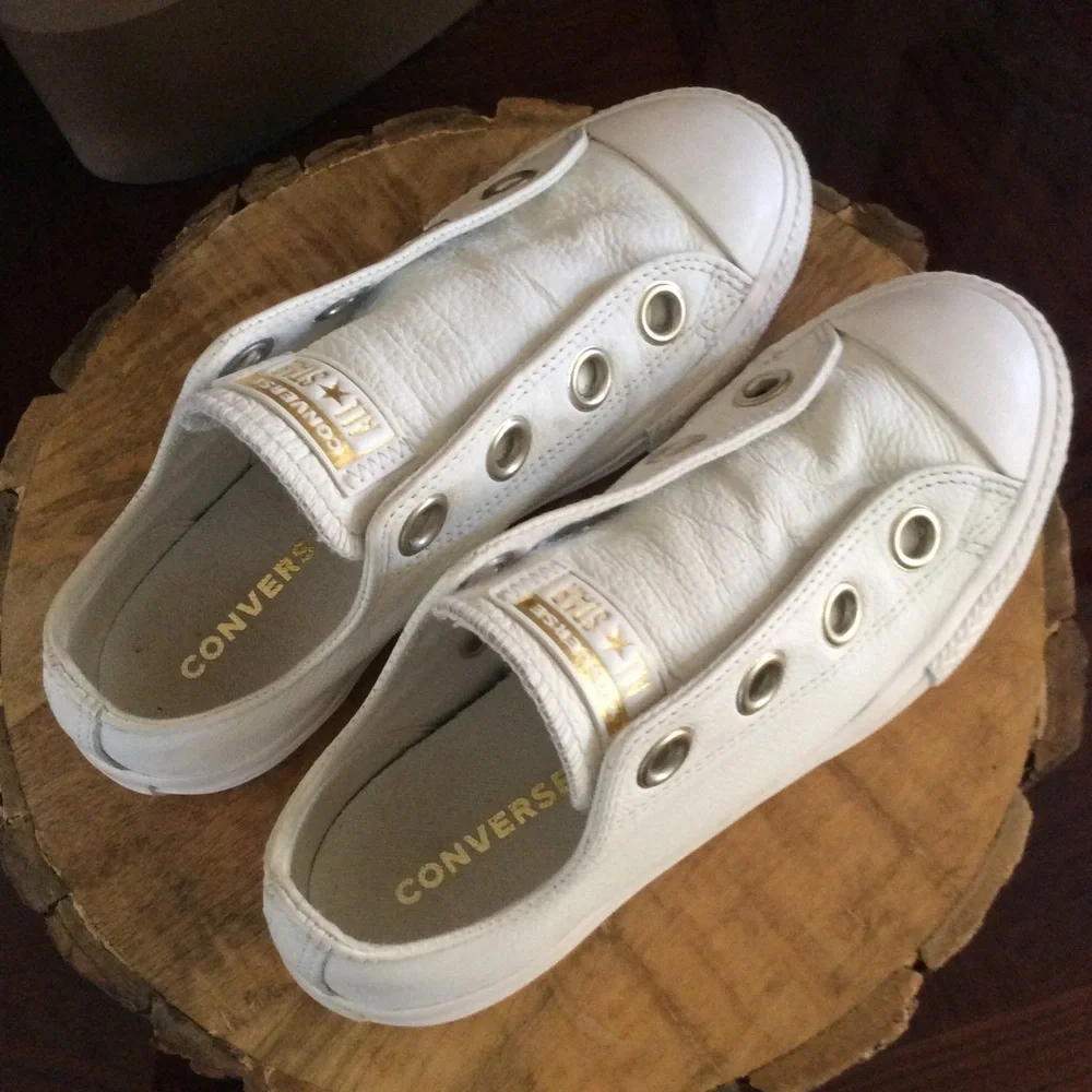 Converse Chuck Taylor Big Eyelets Ox Leather Shoes